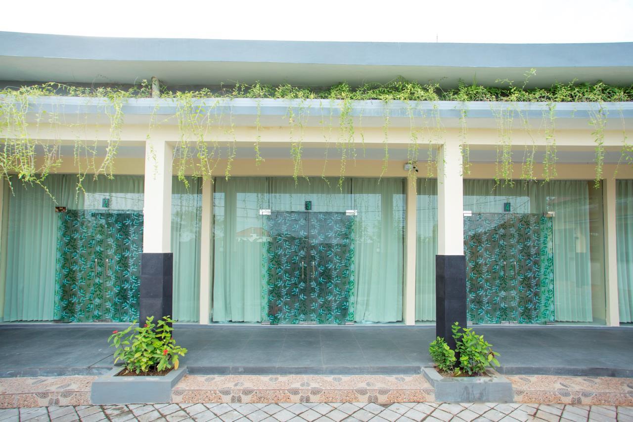 V Canggu Dormitory Exterior foto