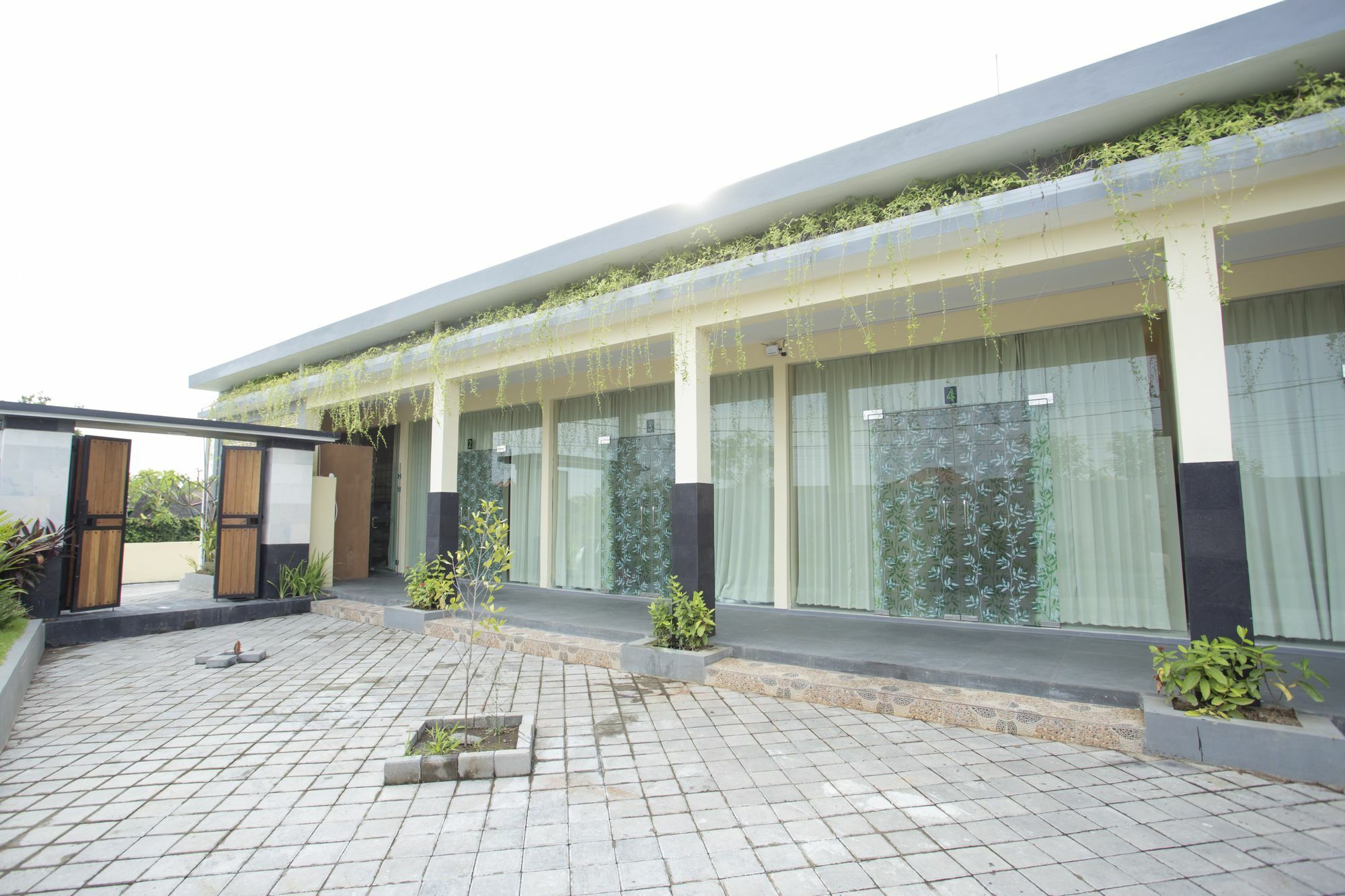 V Canggu Dormitory Exterior foto